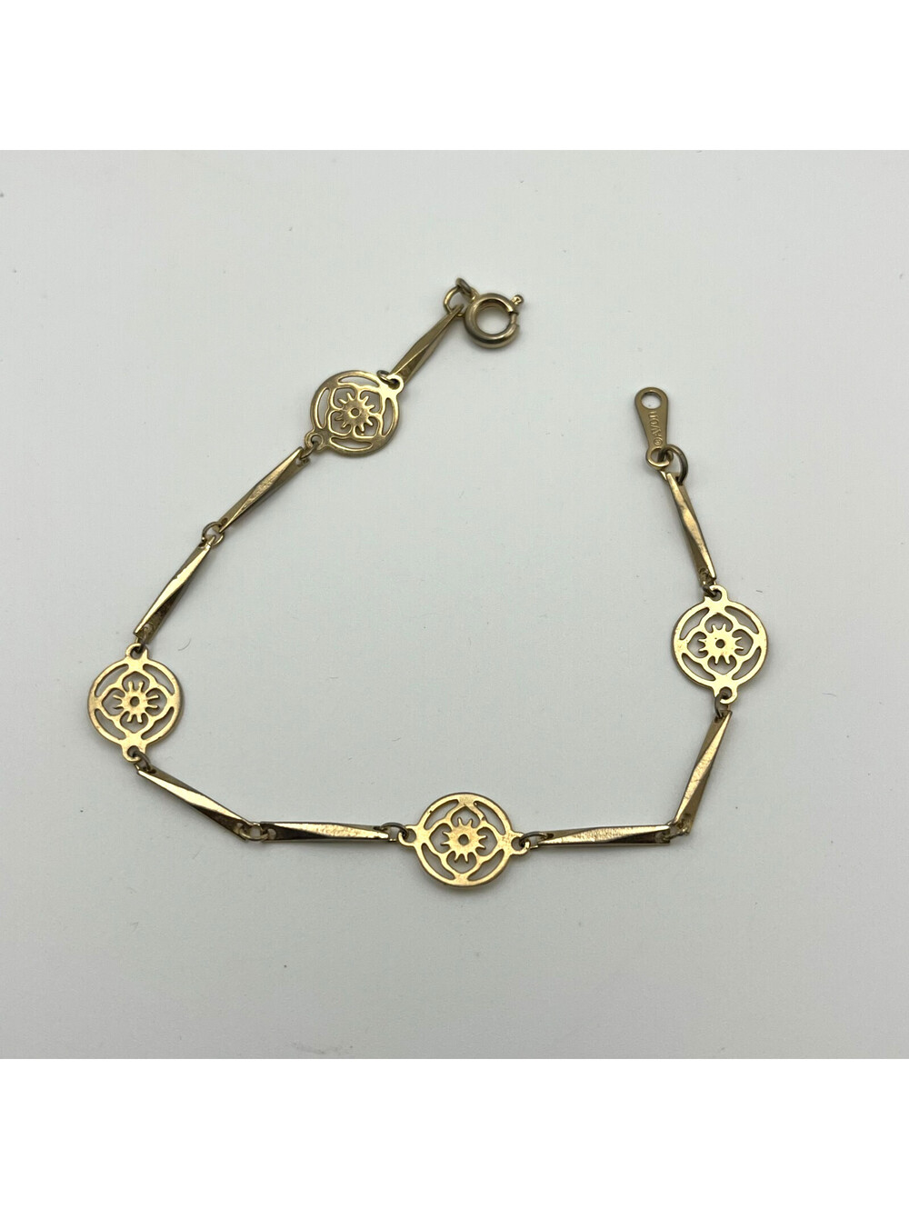 Vintage Avon 70s Flowerlace Gold Tone Bracelet Size 6.5 - 6.75